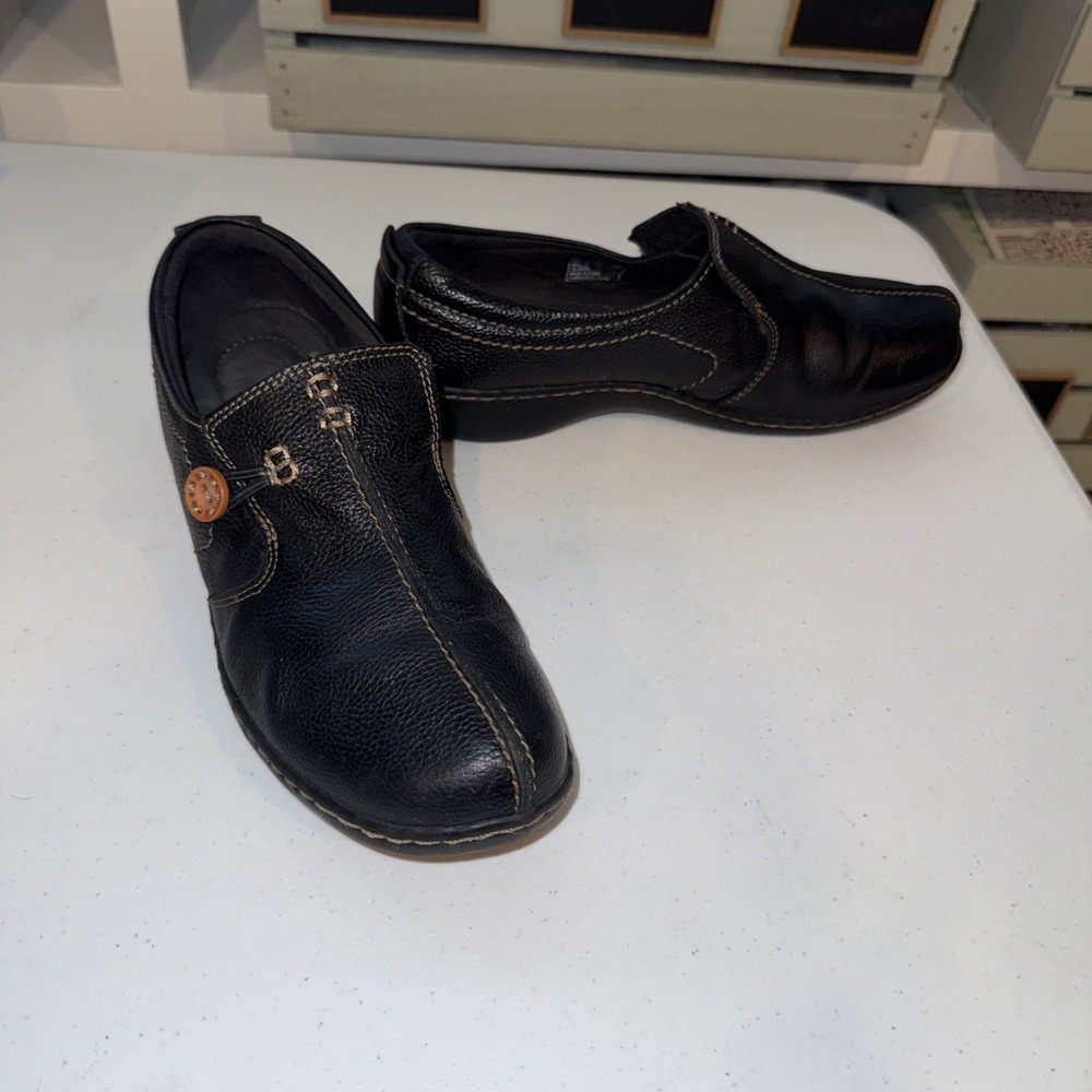 Unstructured by Clarks Women Black Leather Button Slip On Comfort Shoes Size 9 M